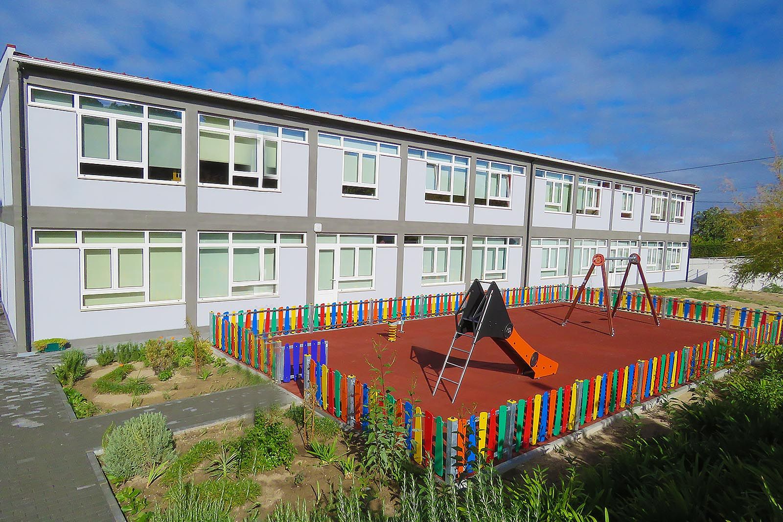Escola de Valbom abriu portas com melhores condições